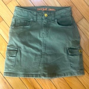 Safari cargo style green skirt size 7-8 Med